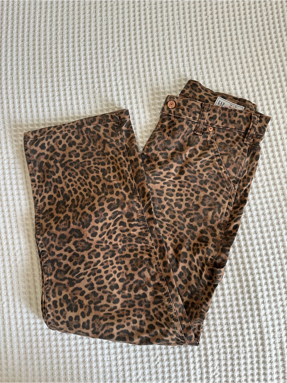 GAP ‘90s Loose Carpenter Leopard Print Jeans